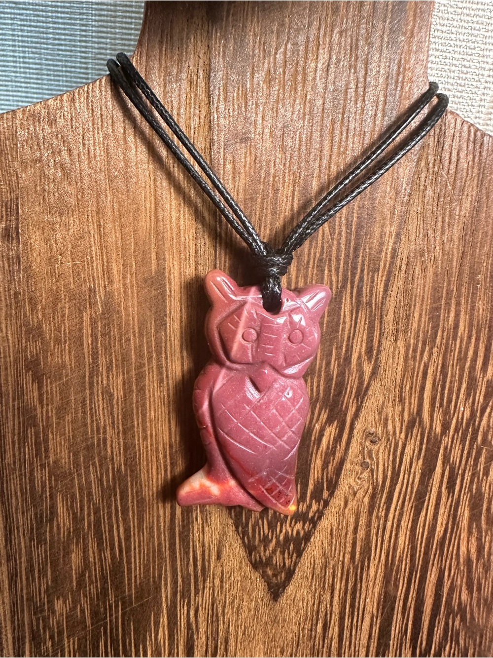 Indian Agate Owl Carving Pendant Necklace on Black Rope